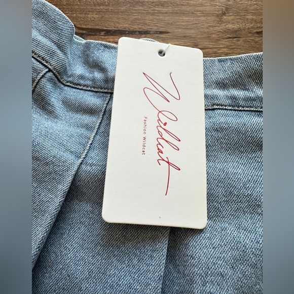 Wildcat pleated denim mini skirt with built in shorts NWT- size M -B - Picture 5 of 10